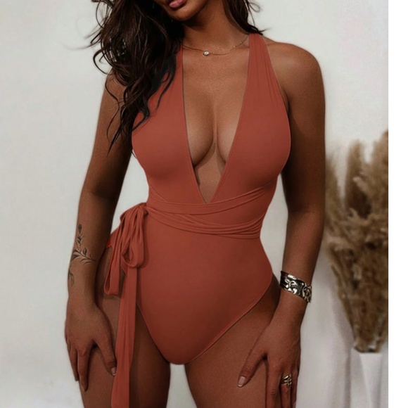 Solid Low Cut Criss Cross Tie One Piece Monokini Swimsuit - Picture 2 of 11